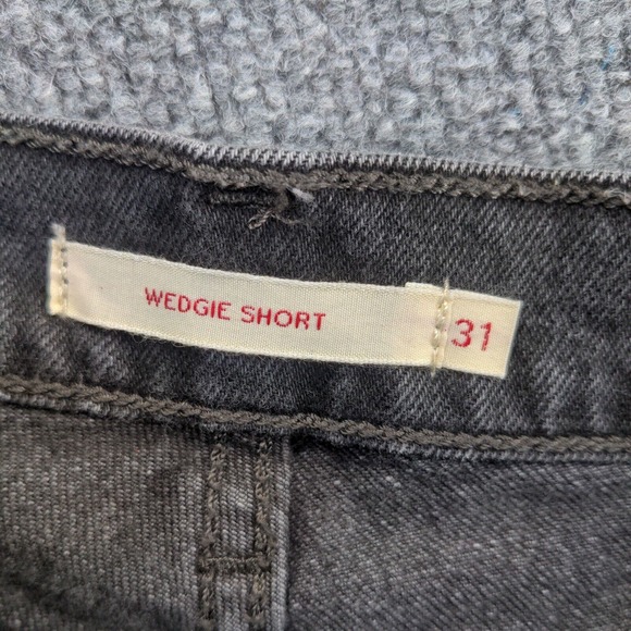 Levi's Women's Wedgie Jean Shorts Black Size 31 Button Fly 5 Pocket - Picture 10 of 14
